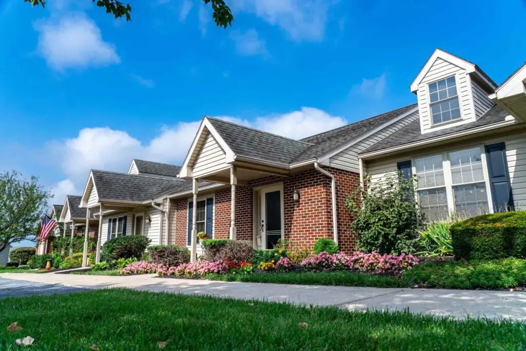 10 Key Things to Look for in a Retirement Community