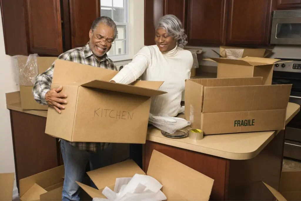 (Ultimate Guide) How to Pack When You’re Moving to a Retirement Community