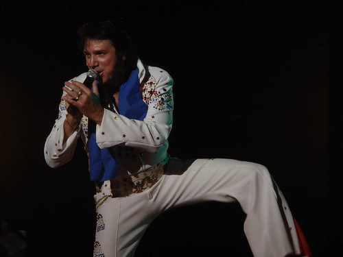 Jeff Krick as Elvis